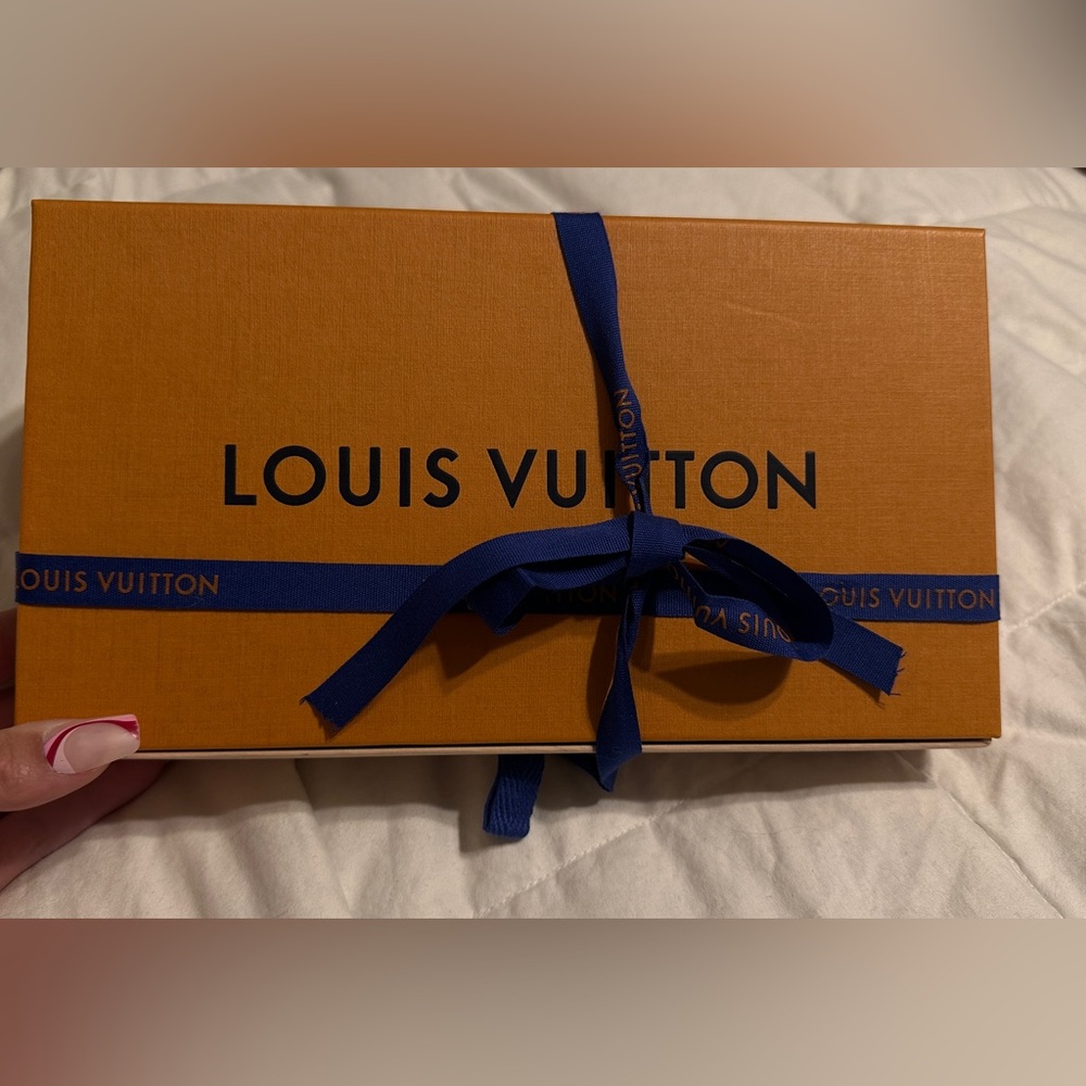 🩵SOLD🩵LOUIS VUITTON | Monogram Canvas Key Pouch code FL4220 - Picture 6 of 9